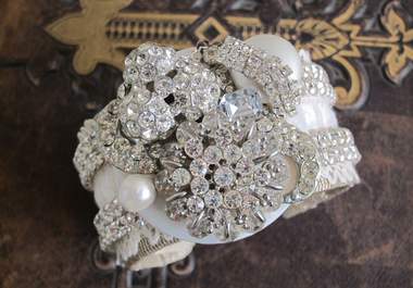 teach you how to make this amazing rhinestone wedding cuff bracelet DIY big2