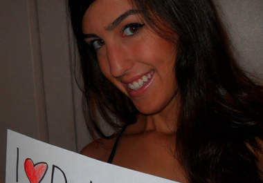 take a picture of me holding your promotional message big3