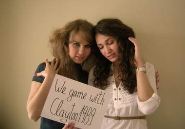send you stunning photos of me and my beautiful sister like your advertising faces big3