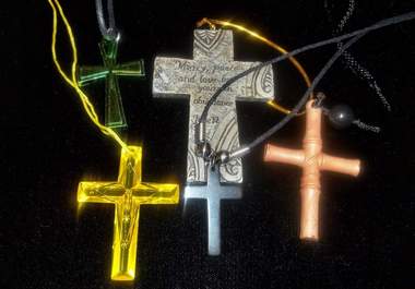 send you 5 beautiful decorative collector crosses big3