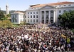 Uc_berkeley_sproul_plaza_students_2_bamn_com