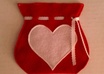 make this Valentines Day gift bag out of felt fabric for you to fill with sweets or cute gifts for someone special small1