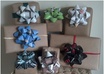 make you 10 handcrafted gift bows made from upcycled magazines