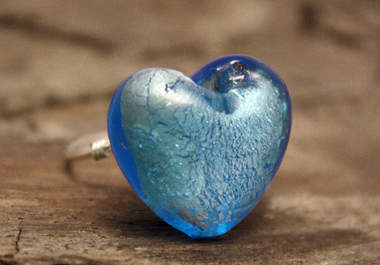 make a silver ocean blue heart ring big1