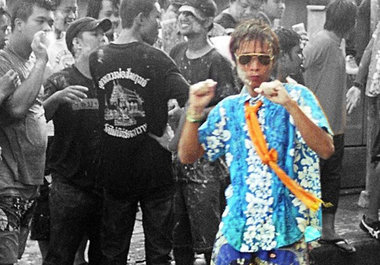 turn your black and white picture into color big1
